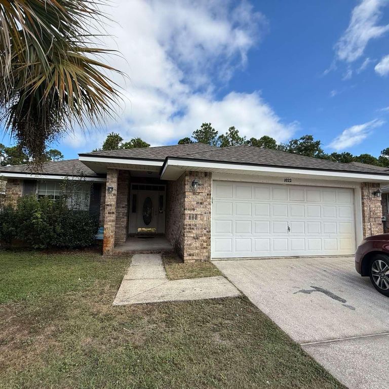 1022 Freeport Court, Mary Esther, FL 32569