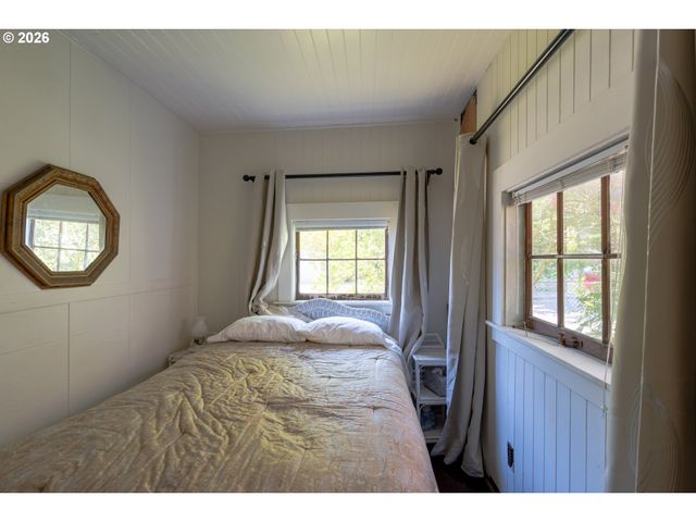 1019 N FRANKLIN St, Seaside, OR 97138