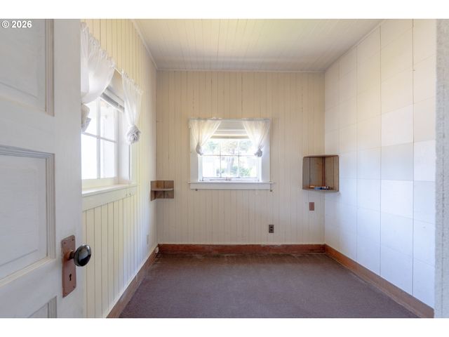 1019 N FRANKLIN St, Seaside, OR 97138