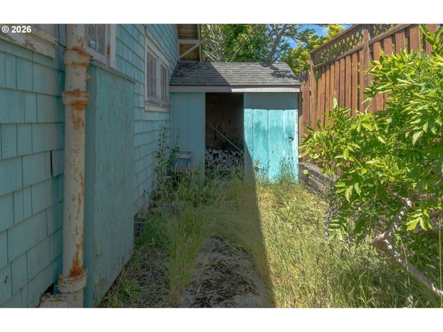 1019 N FRANKLIN St, Seaside, OR 97138