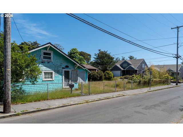 1019 N FRANKLIN St, Seaside, OR 97138