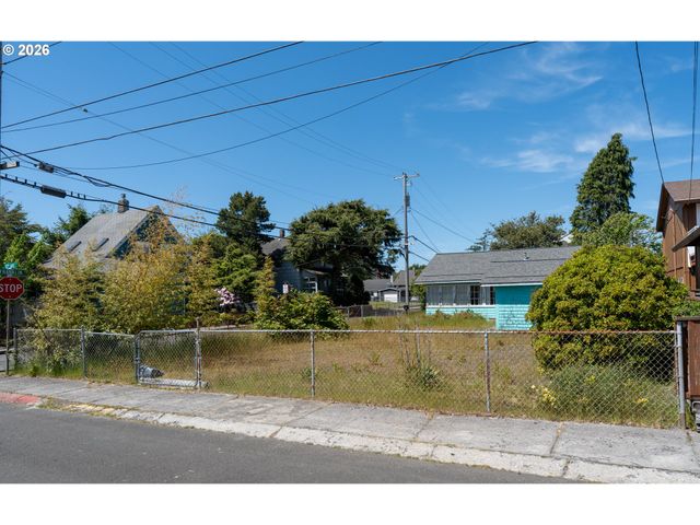 1019 N FRANKLIN St, Seaside, OR 97138
