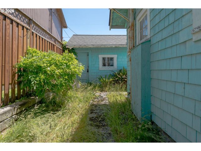 1019 N FRANKLIN St, Seaside, OR 97138