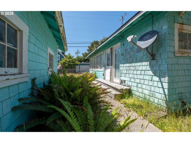 1019 N FRANKLIN St, Seaside, OR 97138