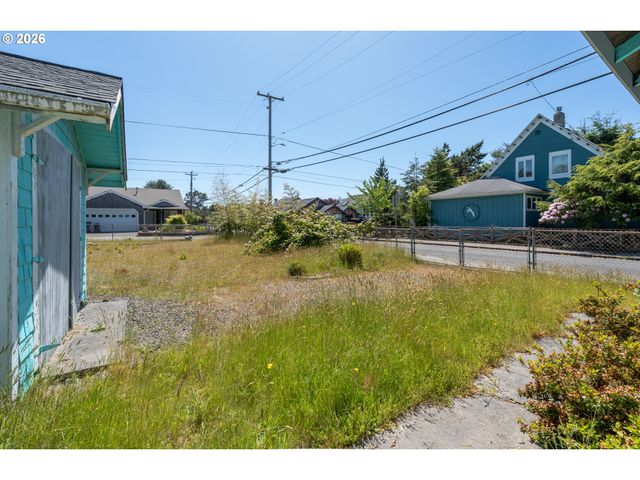 1019 N FRANKLIN St, Seaside, OR 97138