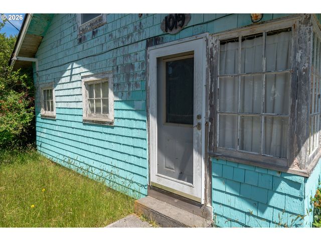 1019 N FRANKLIN St, Seaside, OR 97138