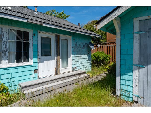 1019 N FRANKLIN St, Seaside, OR 97138