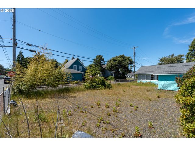 1019 N FRANKLIN St, Seaside, OR 97138