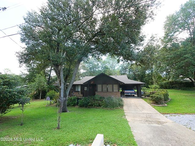 9936 Ana Hulu Street, Diamondhead, MS 39525