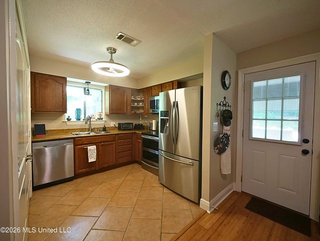 9936 Ana Hulu Street, Diamondhead, MS 39525