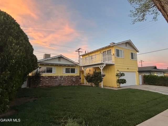 554 W Avenue J11, Lancaster, CA 93534