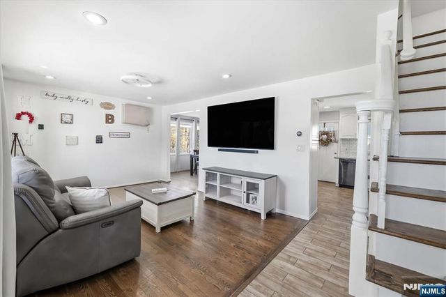 7 Chaplin Court, Clifton, NJ 07012