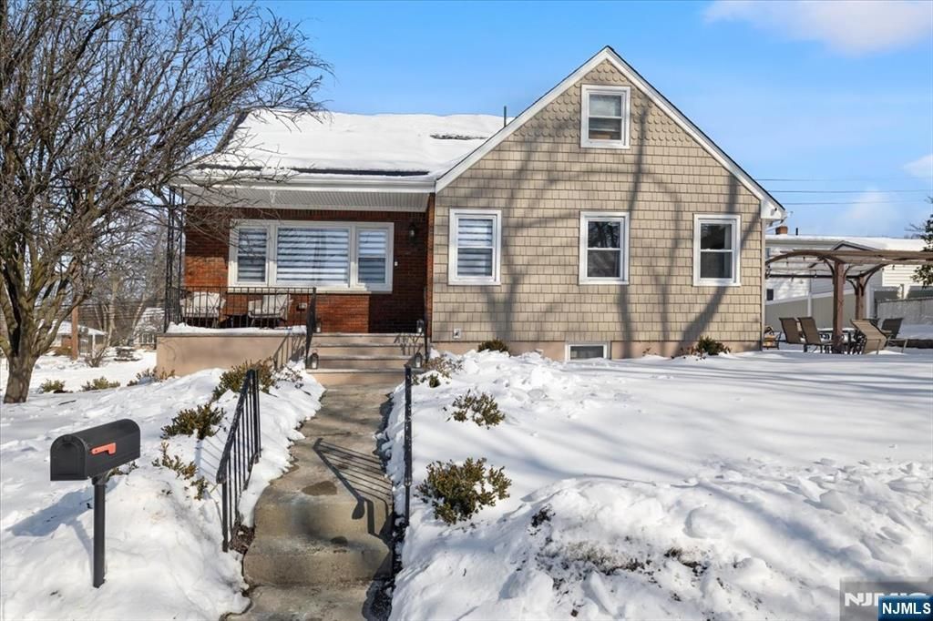 7 Chaplin Court, Clifton, NJ 07012