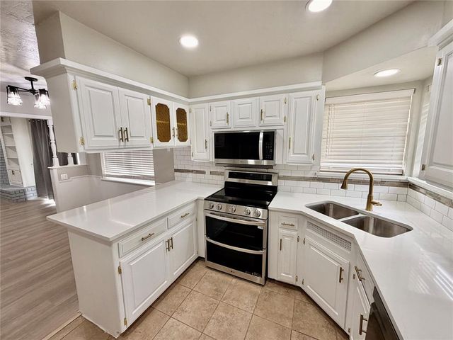 8325 Arlington Drive, Oklahoma City, OK 73132