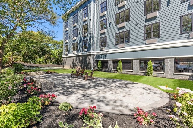 21 Totman Street 302, Quincy, MA 02169