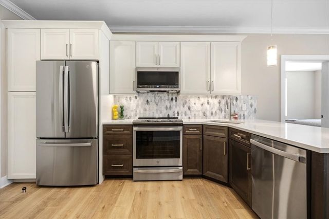 21 Totman Street 302, Quincy, MA 02169