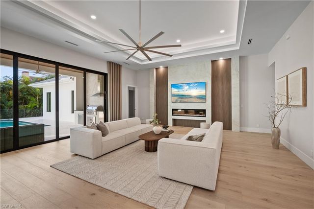 1364 Cypress Woods DR, Naples, FL 34103
