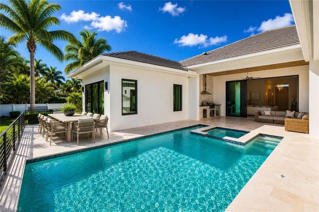 1364 Cypress Woods DR, Naples, FL 34103