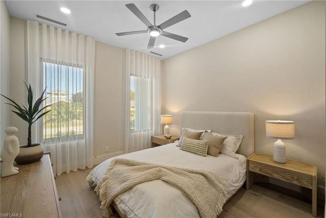 1364 Cypress Woods DR, Naples, FL 34103