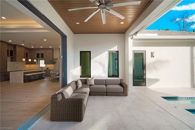 1364 Cypress Woods DR, Naples, FL 34103