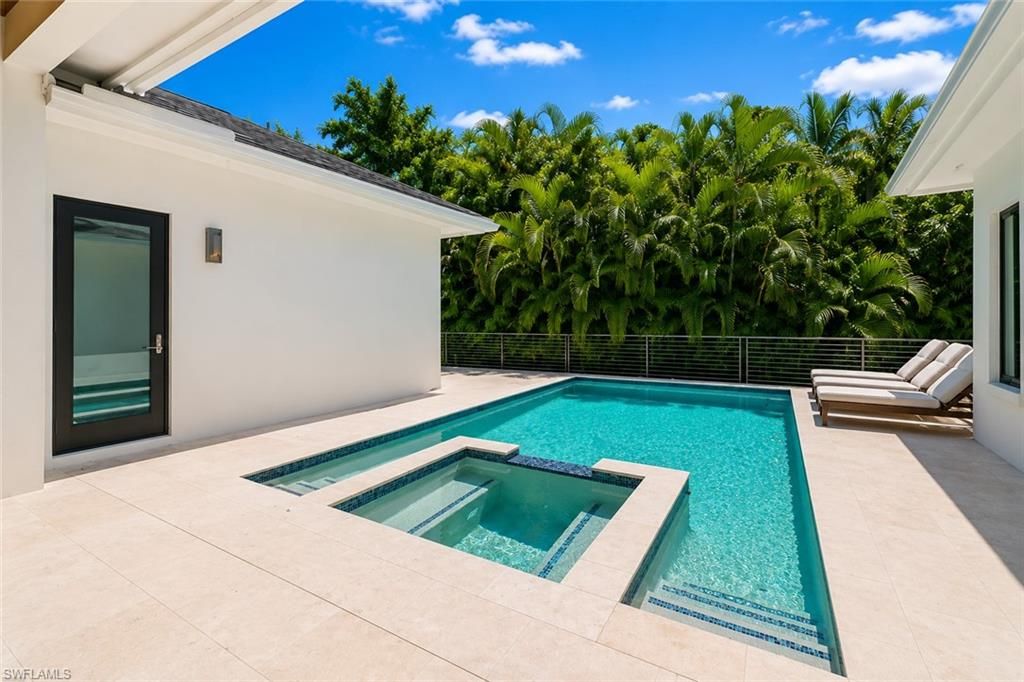 1364 Cypress Woods DR, NAPLES, FL 34103 — photo 5