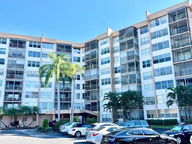 1200 Saint Charles Place 218, Pembroke Pines, FL 33026