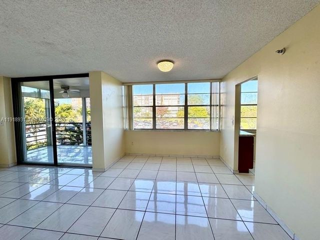 1200 Saint Charles Place 218, Pembroke Pines, FL 33026