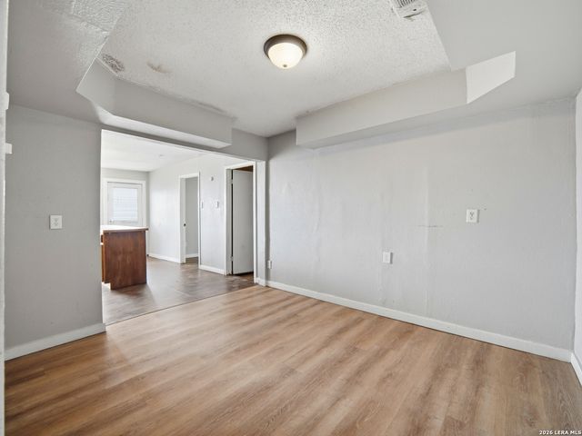 305 Toepperwein, Converse, TX 78109