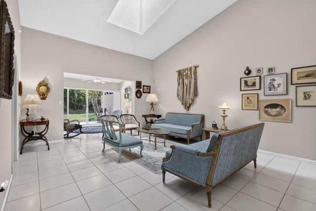 7223 Summer Tree Drive, Boynton Beach, FL 33437