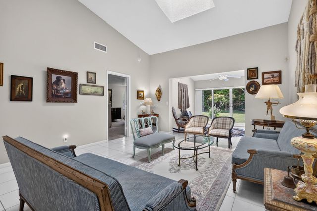 7223 Summer Tree Drive, Boynton Beach, FL 33437