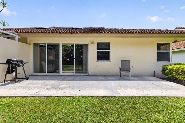 7223 Summer Tree Drive, Boynton Beach, FL 33437