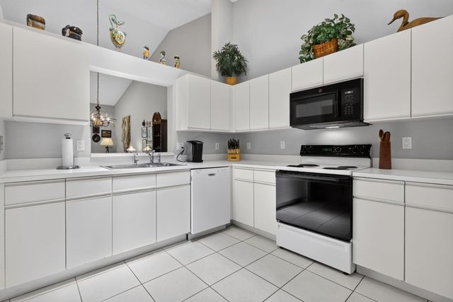 7223 Summer Tree Drive, Boynton Beach, FL 33437