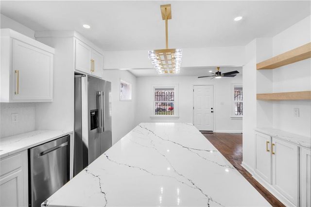 5647 WAYNE Avenue, Kansas City, MO 64110