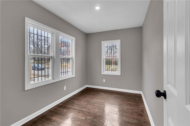 5647 WAYNE Avenue, Kansas City, MO 64110