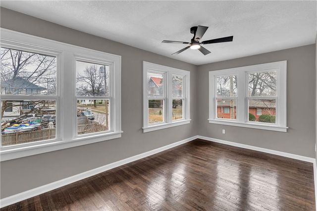 5647 WAYNE Avenue, Kansas City, MO 64110