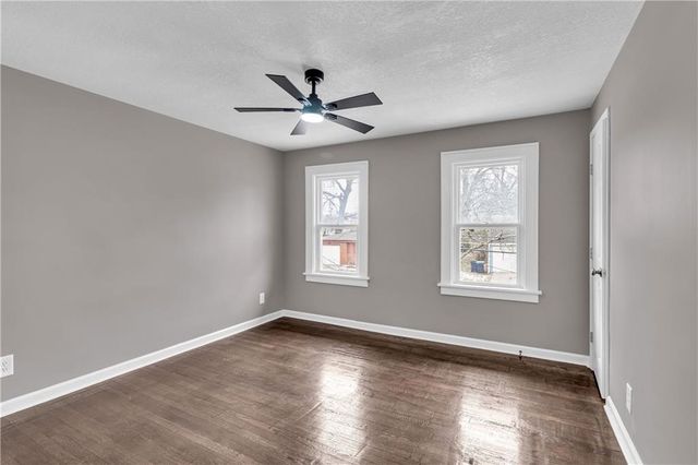 5647 WAYNE Avenue, Kansas City, MO 64110