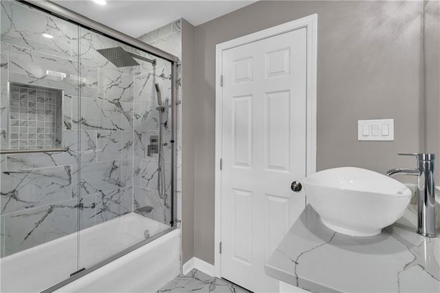 5647 WAYNE Avenue, Kansas City, MO 64110