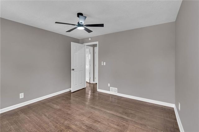 5647 WAYNE Avenue, Kansas City, MO 64110