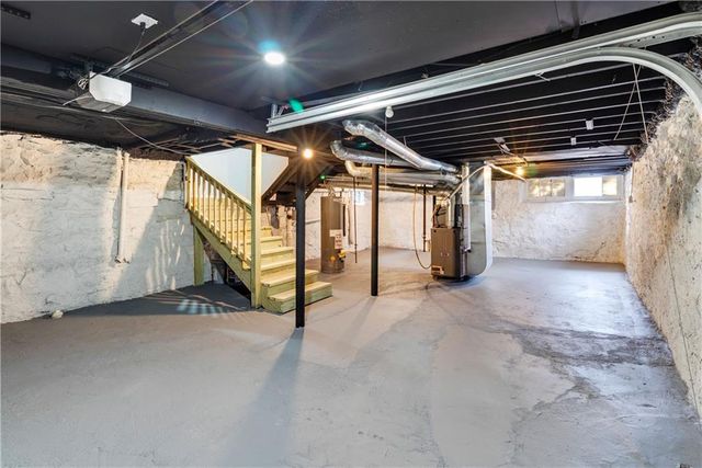 5647 WAYNE Avenue, Kansas City, MO 64110