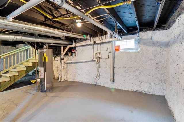 5647 WAYNE Avenue, Kansas City, MO 64110