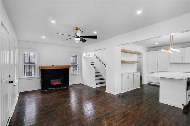 5647 WAYNE Avenue, Kansas City, MO 64110