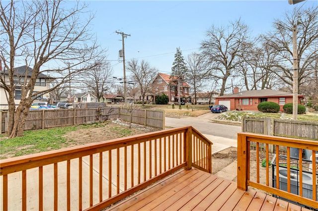 5647 WAYNE Avenue, Kansas City, MO 64110