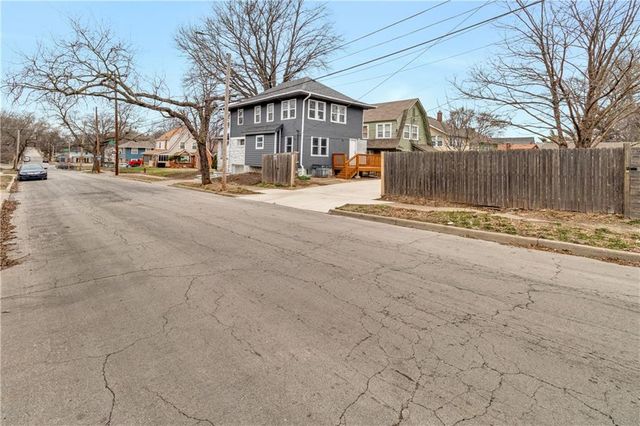 5647 WAYNE Avenue, Kansas City, MO 64110