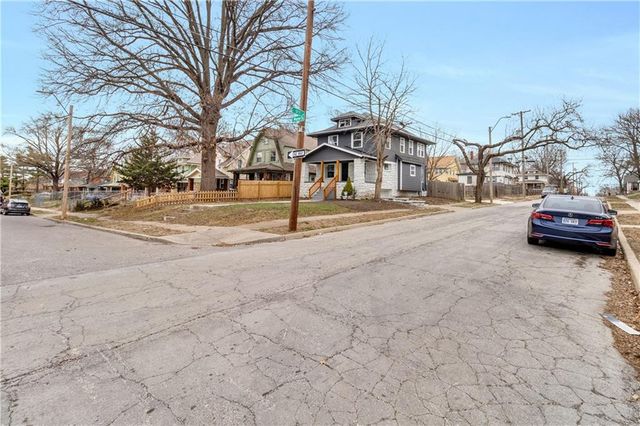 5647 WAYNE Avenue, Kansas City, MO 64110