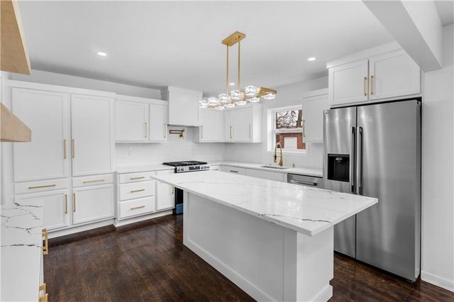 5647 WAYNE Avenue, Kansas City, MO 64110