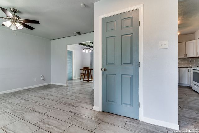 4439 Tropical Dr., San Antonio, TX 78218