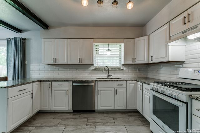 4439 Tropical Dr., San Antonio, TX 78218