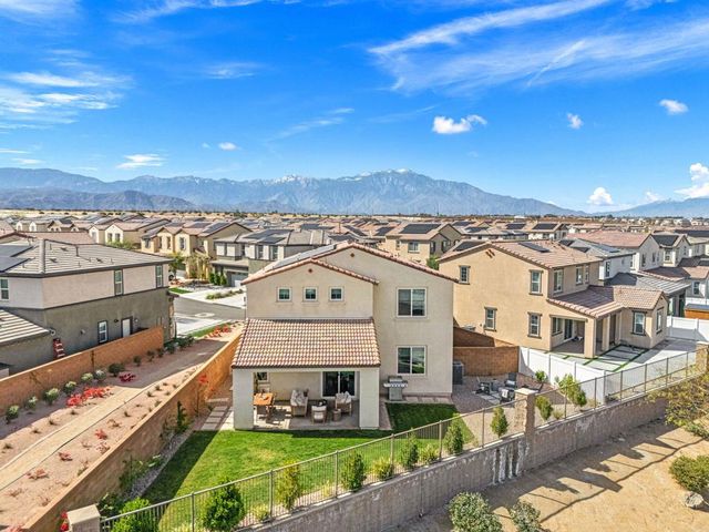 41462 Harvey Mudd Drive, Palm Desert, CA 92211