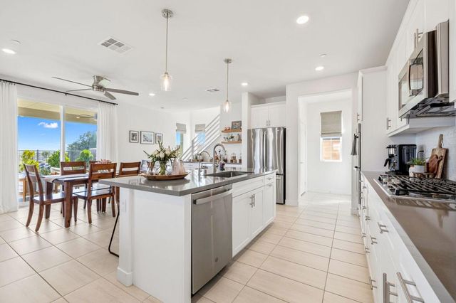 41462 Harvey Mudd Drive, Palm Desert, CA 92211