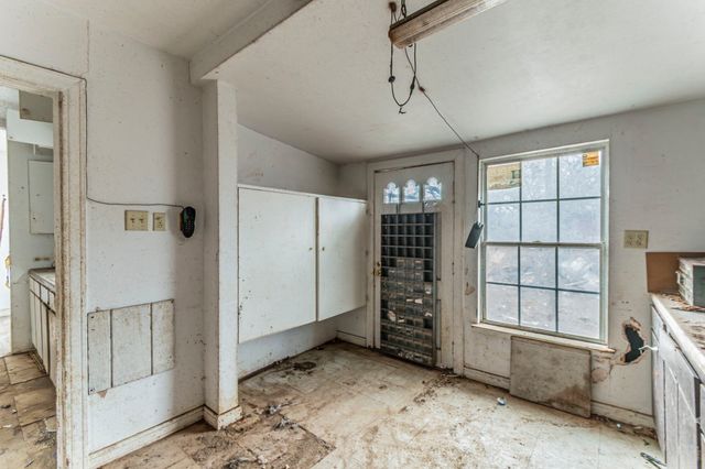 1205 Oak Street, Grand Prairie, TX 75050